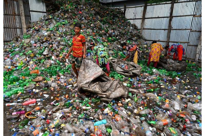 Hidden Dangers: Report Reveals Over 16,000 Chemicals in Plastics