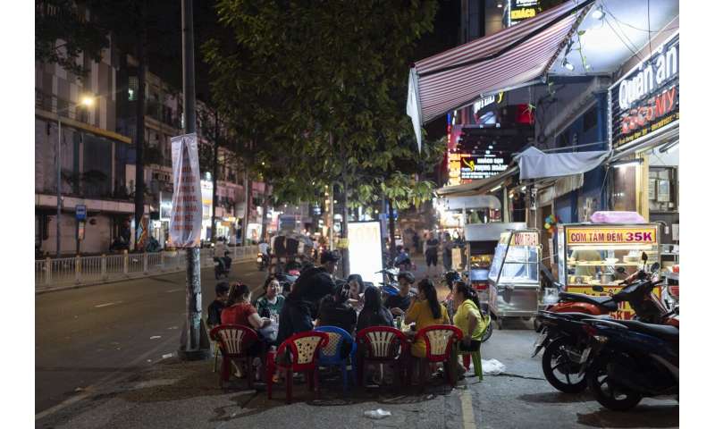 Vietnam Farmers Cut Methane Emissions with Sustainable Rice Farming