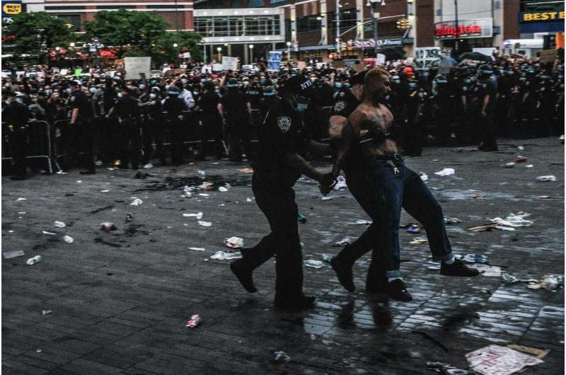 Racial Diversity & Economic Equity Linked to Reduced Police Injuries: Illinois Study