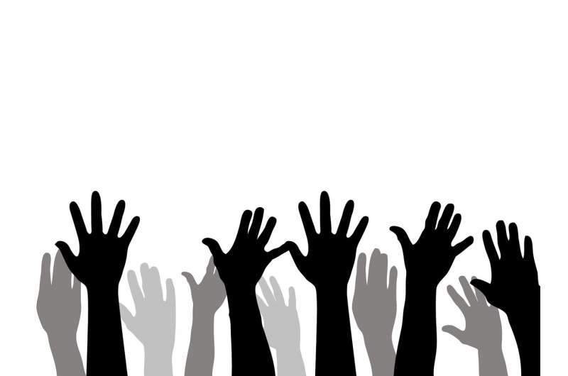 Accuracy Reminders Reduce Misinformation Sharing Across Political Lines