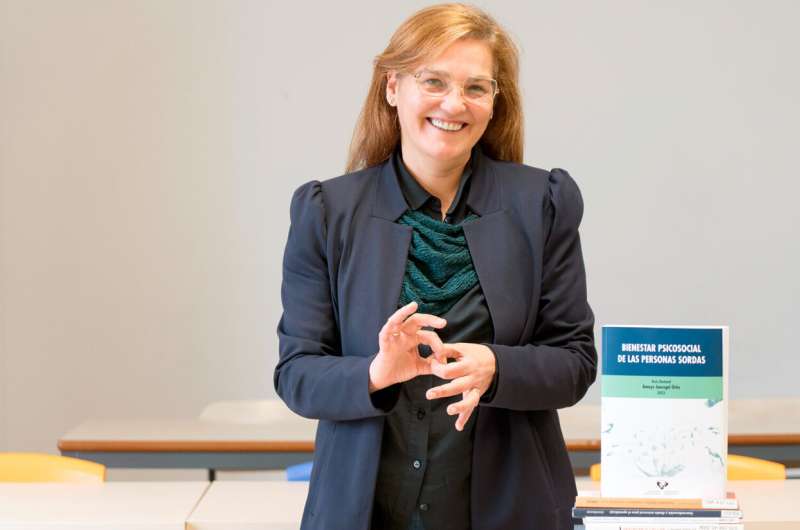 Deaf Women Exhibit Higher Personal Growth, Study Finds