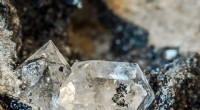 Identificación de diamantes en bruto sin tallar:una guía práctica 
