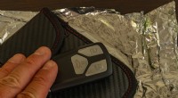 Papel de aluminio:una jaula de Faraday hecha por usted mismo para proteger las llaves inteligentes del automóvil contra el robo de relés 